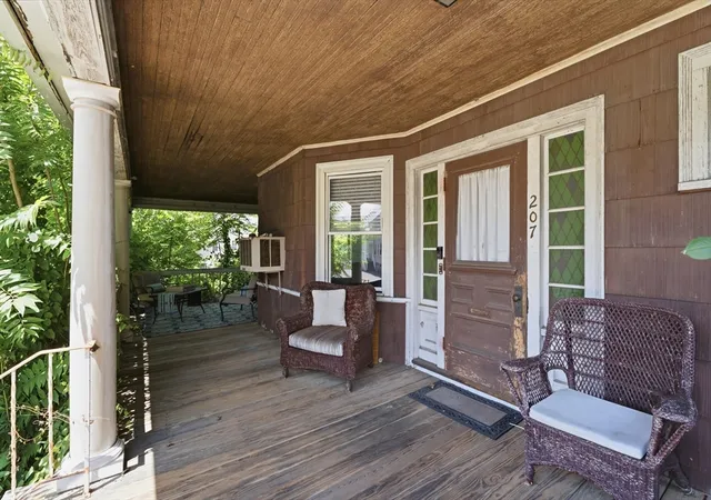 2nd image of 207 Middlesex St, North Andover, MA 01845 | MLS# 73542466