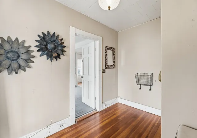 4th image of 207 Middlesex St, North Andover, MA 01845 | MLS# 73542466