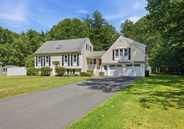 Homes for sale in Haverhill, MA | 16 Fairview Farm Rd, Haverhill, MA 01832 | MLS# 73539743