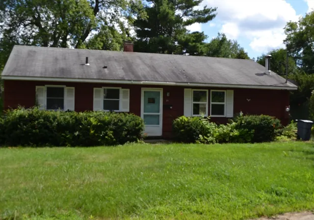 2nd image of 31 Winslow Ave, Leicester, MA 01524 | MLS# 73566870