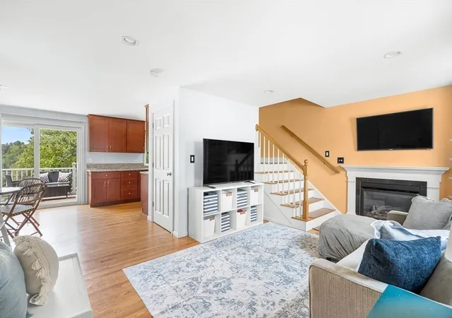 3rd image of 25 Gordon Rd, Lynn, MA 01904 | MLS# 73543740