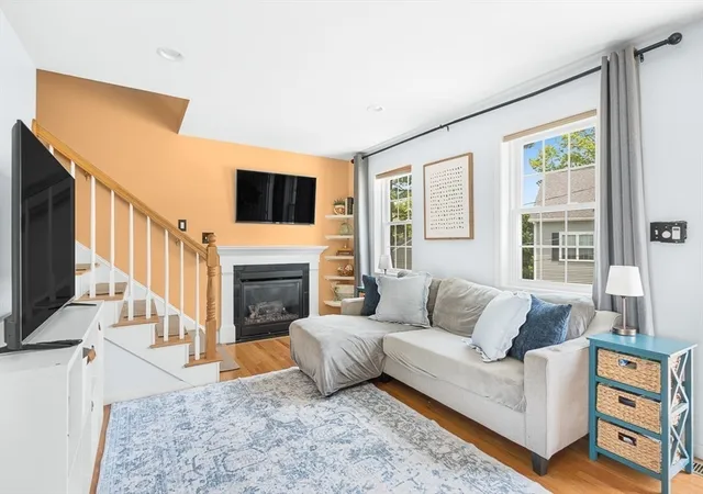 4th image of 25 Gordon Rd, Lynn, MA 01904 | MLS# 73543740