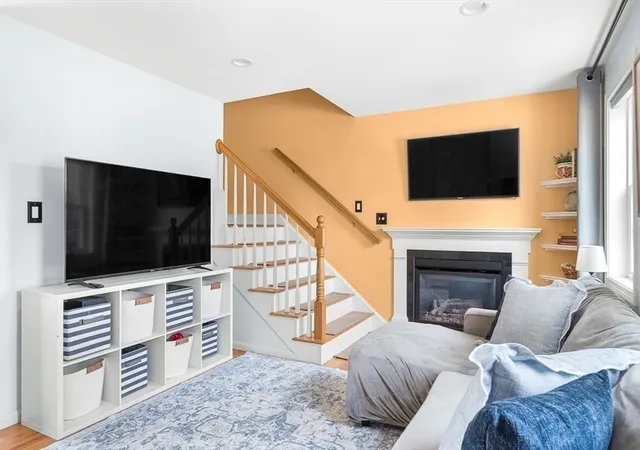 5th image of 25 Gordon Rd, Lynn, MA 01904 | MLS# 73543740