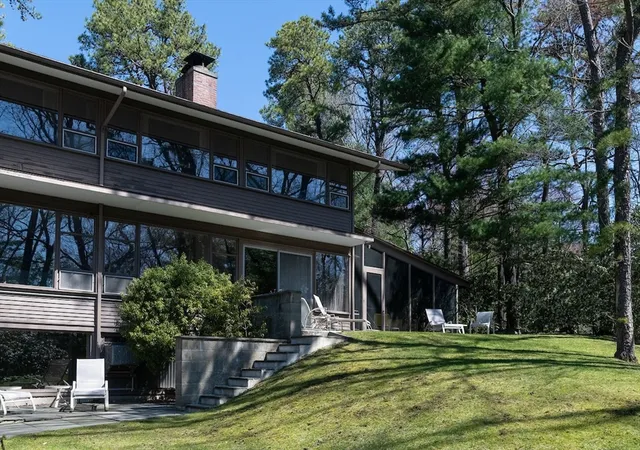 2nd image of 24 Barberry Rd, Lexington, MA 02421 | MLS# 73499131