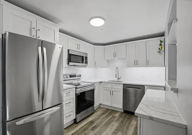3rd image of 26 Williamsburg Ct #12, Shrewsbury, MA 01545 | MLS# 73530118