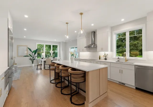 5th image of 30 Calvin St, Lexington, MA 02420 | MLS# 73556712