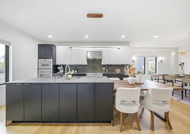 5th image of 284 Webster St, Newton, MA 02466 | MLS# 73516442