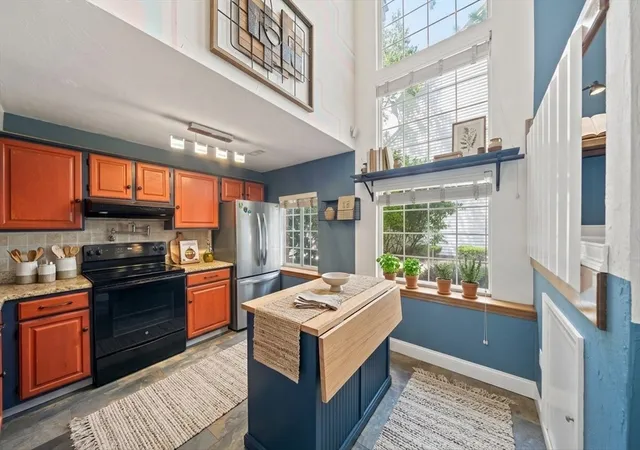 1st image of 171 Tall Oaks Dr #F, South Weymouth, MA 02190 | MLS# 73563832