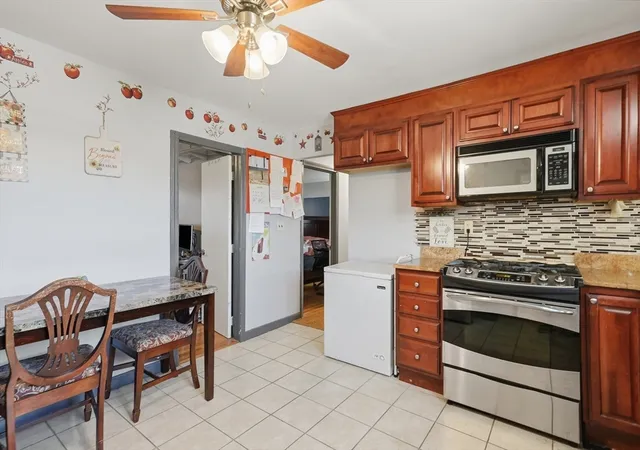 4th image of 218 Calvary Street #2, Waltham, MA 02453 | MLS# 73547431