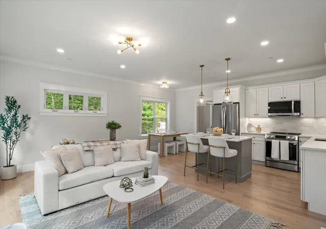 3rd image of 92 Uncas Avenue #2, Franklin, MA 02038 | MLS# 73550728