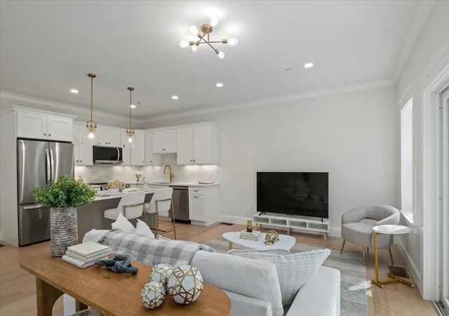 4th image of 92 Uncas Avenue #2, Franklin, MA 02038 | MLS# 73550728