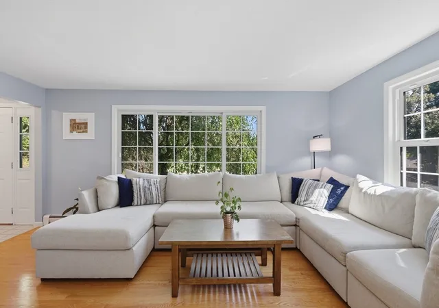 Photo 4 of Sale Pending at 4 Martin Cir, Hudson, MA 01749 | MLS# 73556964 | Listing updated on 2026-08-18