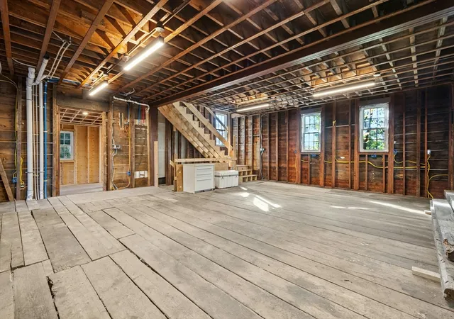 3rd image of 8 Pine St, Peabody, MA 02136
