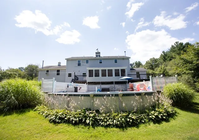 4th image of 511 Old Fall River Rd, Dartmouth, MA 02747 | MLS# 73566950