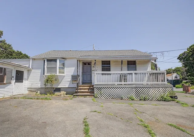 Homes for sale in Chicopee, MA | 16 Berger Street, Chicopee, MA 01020 | MLS# 73545486