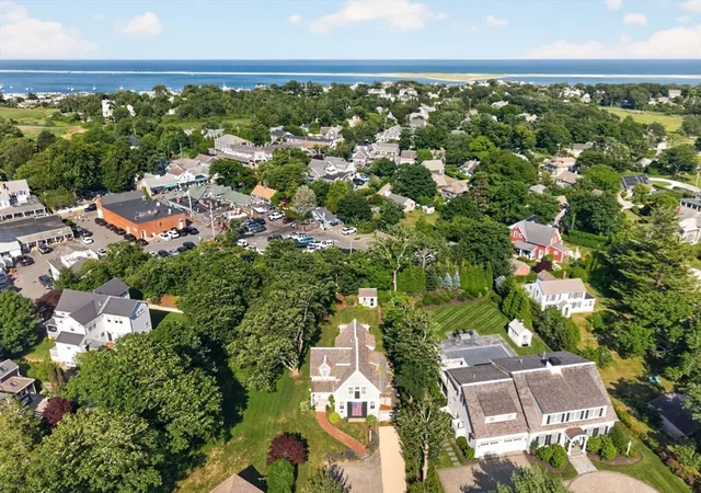2nd image of 15 Shattuck Pl, Chatham, MA 02633