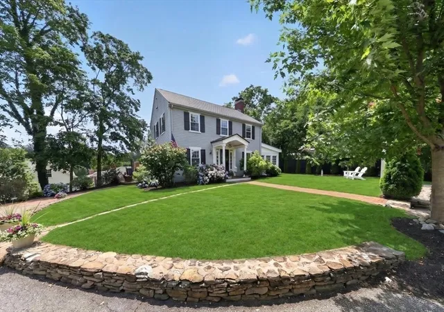 3rd image of 11 Ship St, Hingham, MA 02043 | MLS# 73549064