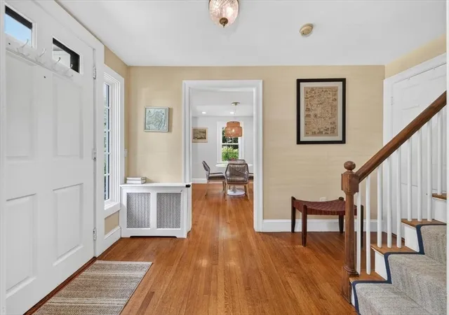4th image of 11 Ship St, Hingham, MA 02043 | MLS# 73549064