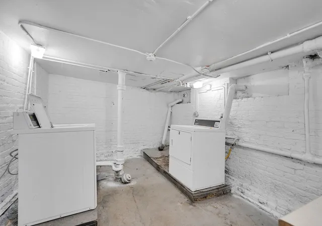 30th image of 120 122 Central St, Springfield, MA 01105 | MLS# 73501818