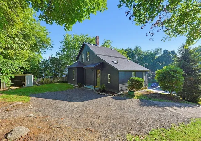 Homes for sale in Webster, MA | 8 Mount Pleasant St, Webster, MA 01570 | MLS# 73547780