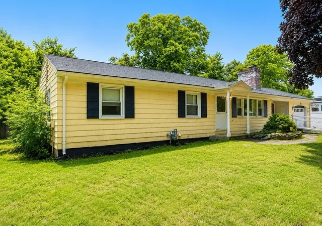 Homes for sale in West Springfield, MA | 17 Vincent Dr, West Springfield, MA 01089 | MLS# 73541454