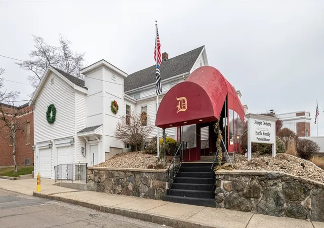 1st image of 11 Linden Street, Reading, MA 01867 | MLS# 73500975