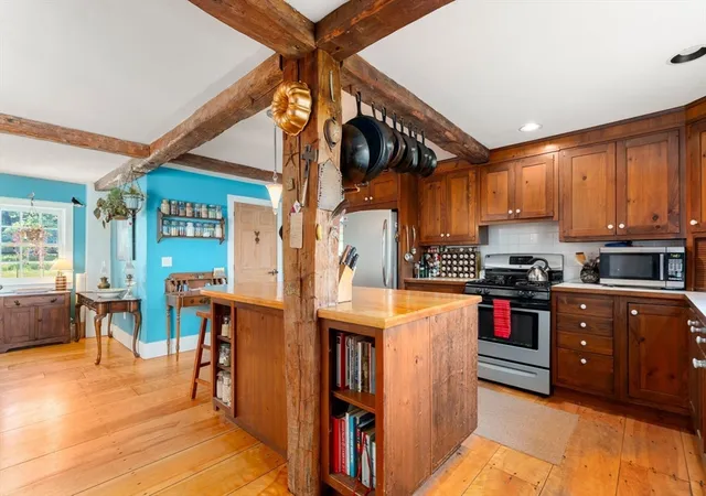5th image of 287 Williamsburg, Conway, MA 01096 | MLS# 73545463