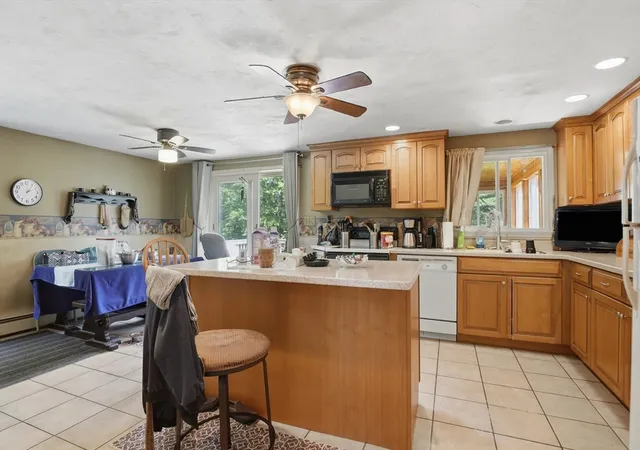 Photo 4 of Single family home for sale at 144 Airport Rd, Gardner, MA 01440 | MLS# 73565002 | Listing updated on 2026-09-21