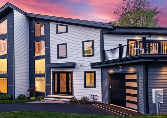 Photo 3 of Condo for sale at 16 Josselyn Pl #18, Newton Highlands, MA 02461 | MLS# 73476328 | Listing updated on 2026-09-16