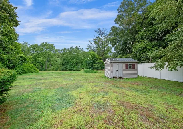 4th image of 6 Marsh Ave, Salem, NH 03079 | MLS# 73566717