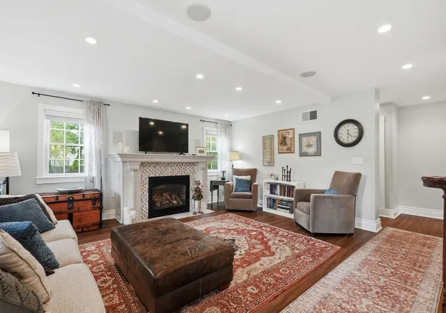 2nd image of 76 Whitlow St, New Bedford, MA 02740 | MLS# 73562880