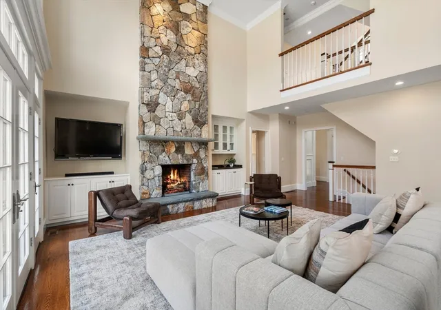 5th image of 21 Westerly Road, Weston, MA 02493 | MLS# 73474689