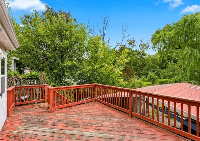 2nd image of 127 Sunnyside Ave, Arlington, MA 02474