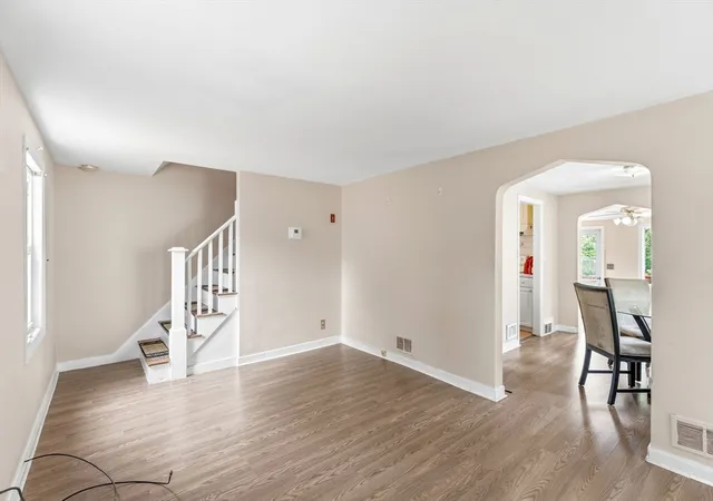 5th image of 127 Sunnyside Ave, Arlington, MA 02474