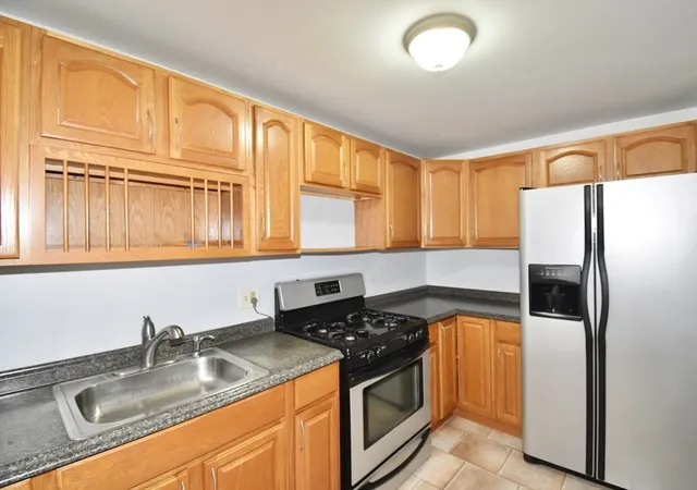 Homes for sale in Springfield, MA | 12 Manor Court #12, Springfield, MA 01118 | MLS# 73545631