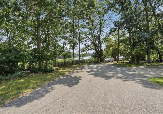2nd image of 4 Point St, Assonet, MA 02702 | MLS# 73563756