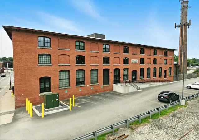 Homes for sale in Clinton, MA | 55 Sterling St #112, Clinton, MA 01510 | MLS# 73537530