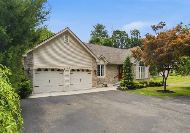 Homes for sale in Agawam, MA | 593 Southwick St, Agawam, MA 01030 | MLS# 73540473