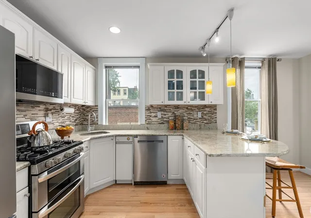 Listing Photo 5 - Condo for sale in building located at 253-255 Main St, Boston, MA 02129 - Unit #2
