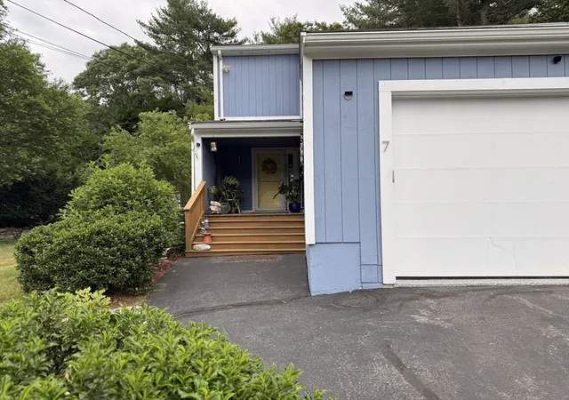 Homes for sale in Bellingham, MA | 7 Tropeano Ct #7, Bellingham, MA 02019 | MLS# 73537834