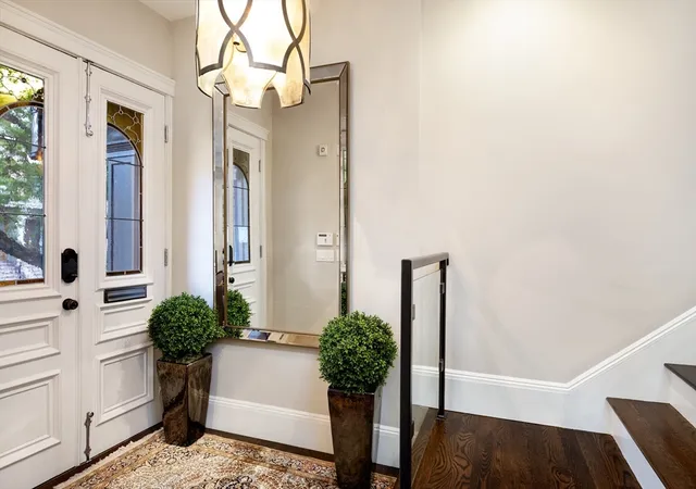 2nd image of 109 Appleton St, Boston, MA 02116 | MLS# 73484171