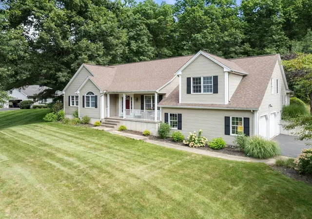 2nd image of 75 Hillcrest Cir, Westfield, MA 01085 | MLS# 73569191