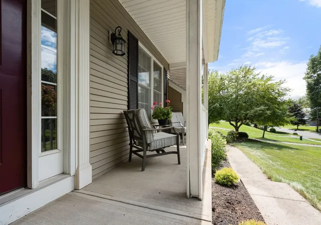4th image of 75 Hillcrest Cir, Westfield, MA 01085 | MLS# 73569191