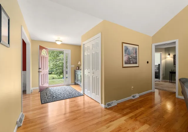5th image of 75 Hillcrest Cir, Westfield, MA 01085 | MLS# 73569191