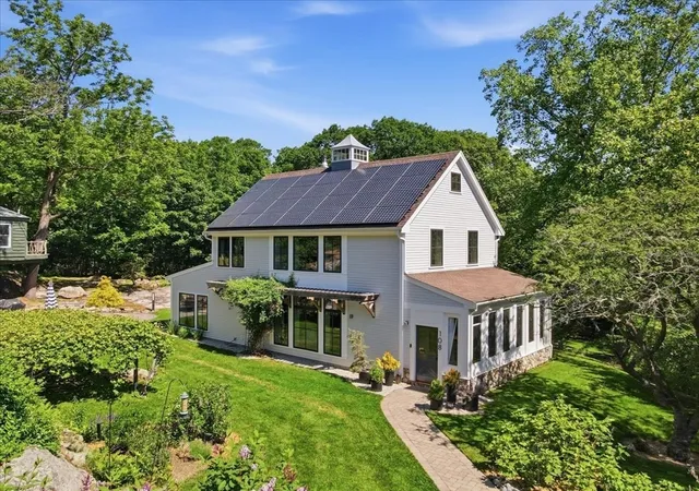 1st image of 108 Kilby St, Hingham, MA 02043 | MLS# 73534310