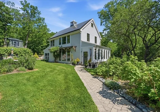 2nd image of 108 Kilby St, Hingham, MA 02043 | MLS# 73534310