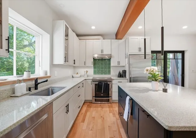 5th image of 108 Kilby St, Hingham, MA 02043 | MLS# 73534310