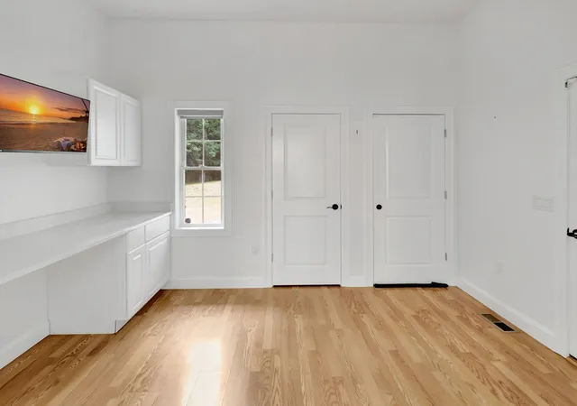 5th image of 31 Cedar St, North Reading, MA 01864 | MLS# 73551891