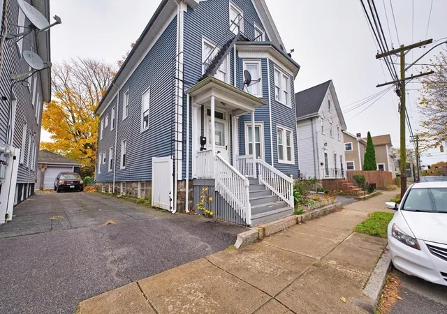 2nd image of 324 Cottage St, New Bedford, MA 02740 | MLS# 73539393