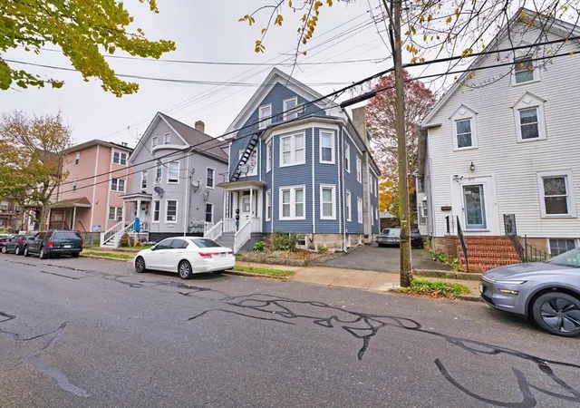 5th image of 324 Cottage St, New Bedford, MA 02740 | MLS# 73539393